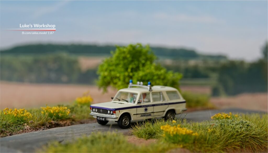Fiat 125p Karetka pogotowia - widok z lewej strony.
Wykonanie: Luke's Workshop